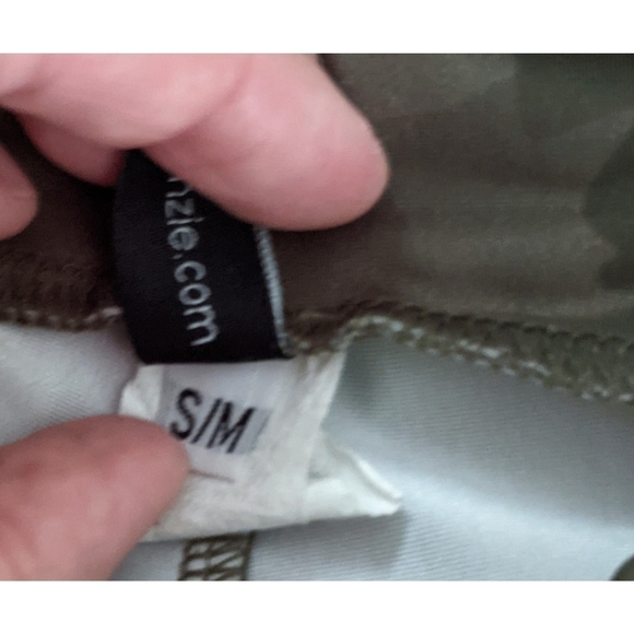 Onzie High Rise Leggings in Moss Camo Size S/M - Picture 8 of 8